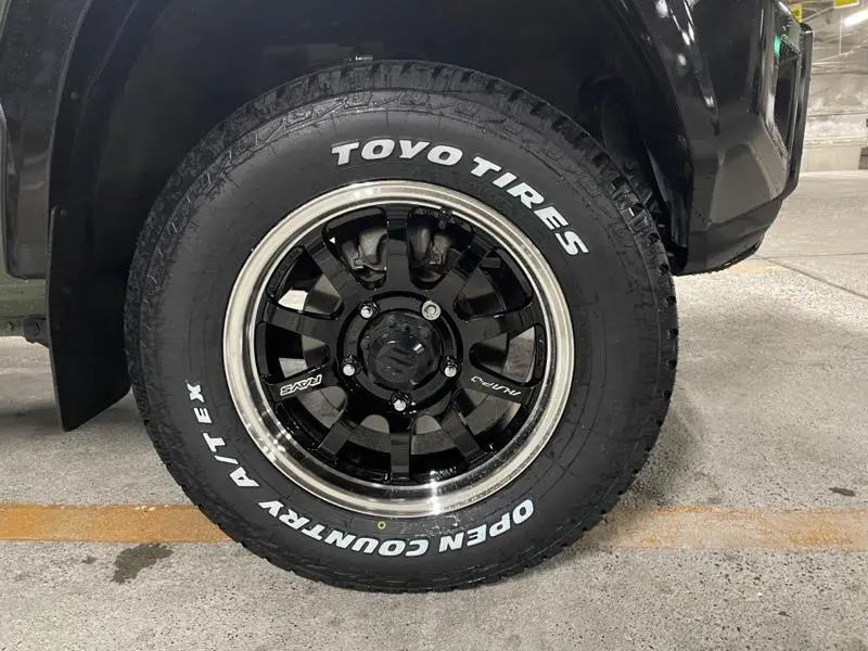 トーヨー・オープンカントリー A/T EX 195/65R16を履くジムニーJB64