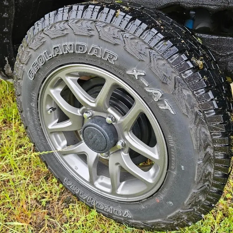 「ヨコハマ・ジオランダー X-AT」195R16Cを履くジムニーJB64