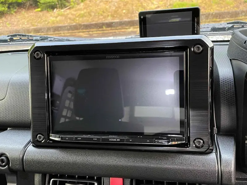 カーナビMDV-S811HDLを装着したジムニーのダッシュボードの写真